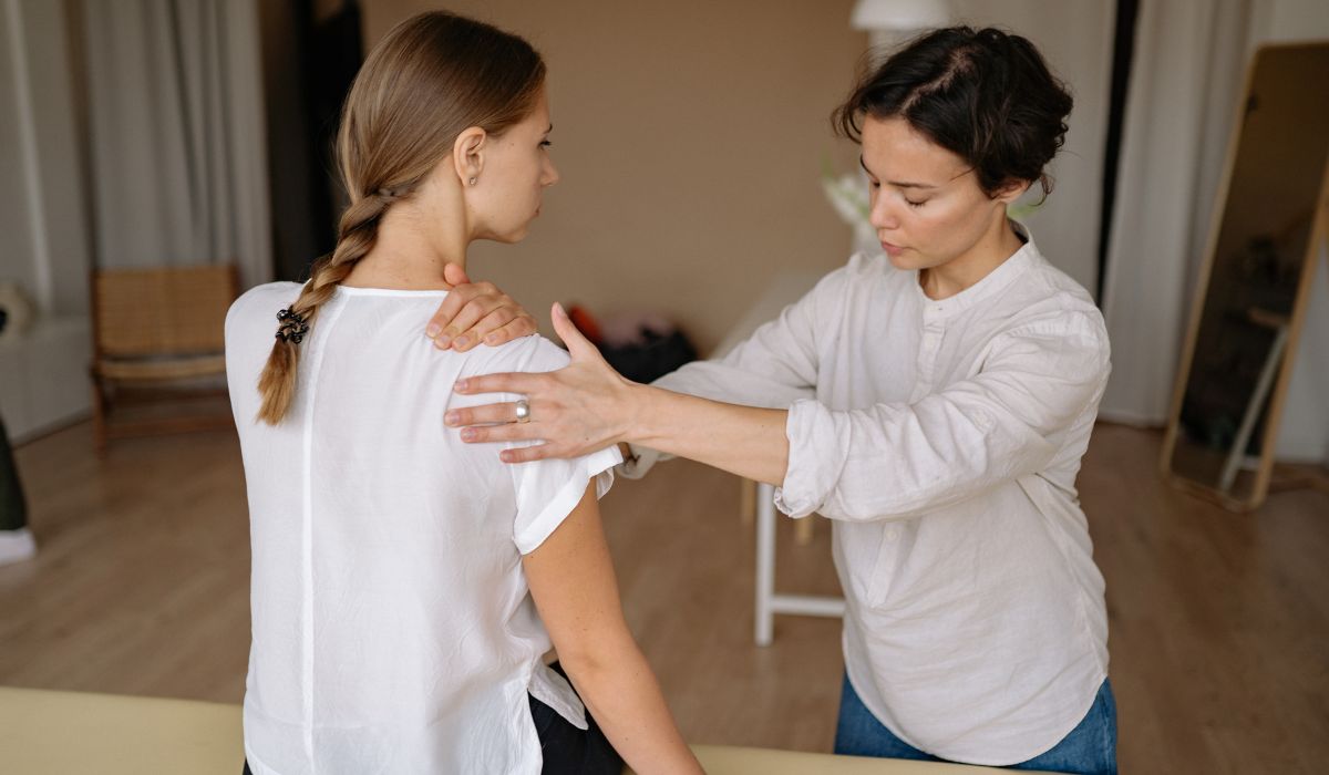 Frozen Shoulder or Rotator Cuff Symptoms, Treatment and How Acupuncture Can Help